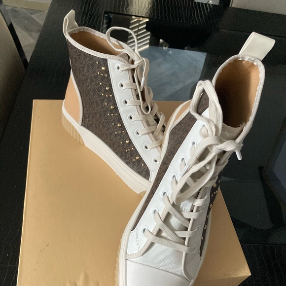 Michael Kors Gertie Studded High-Top  Size 9.5 - Picture 9 of 11